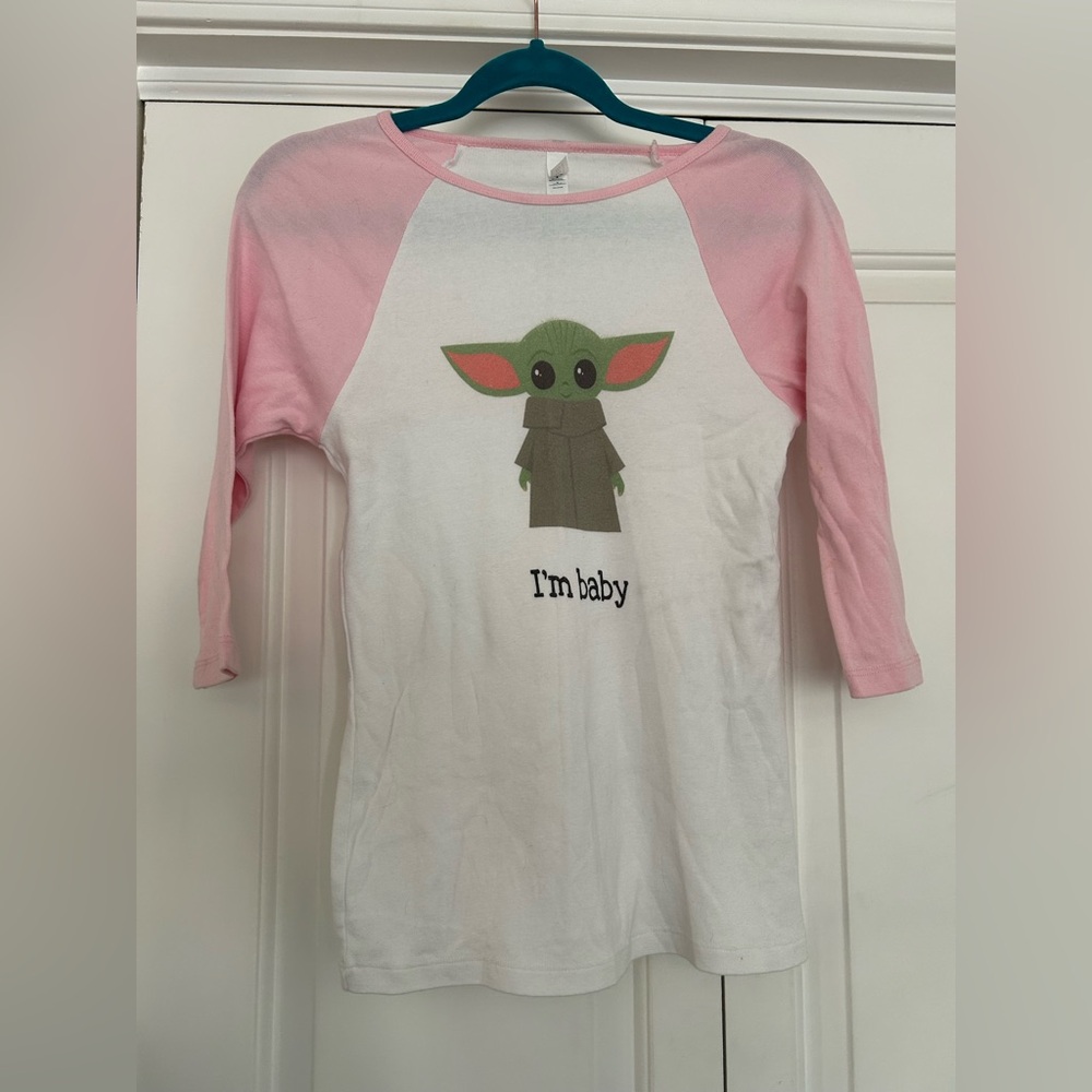 Baby Yoda Graphic Raglan Shirt‎